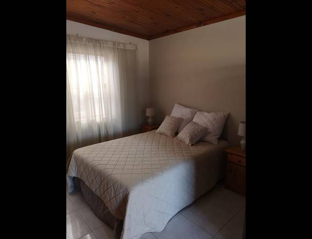 1 BEDROOM PROPERTY TO RENT IN MALABAR